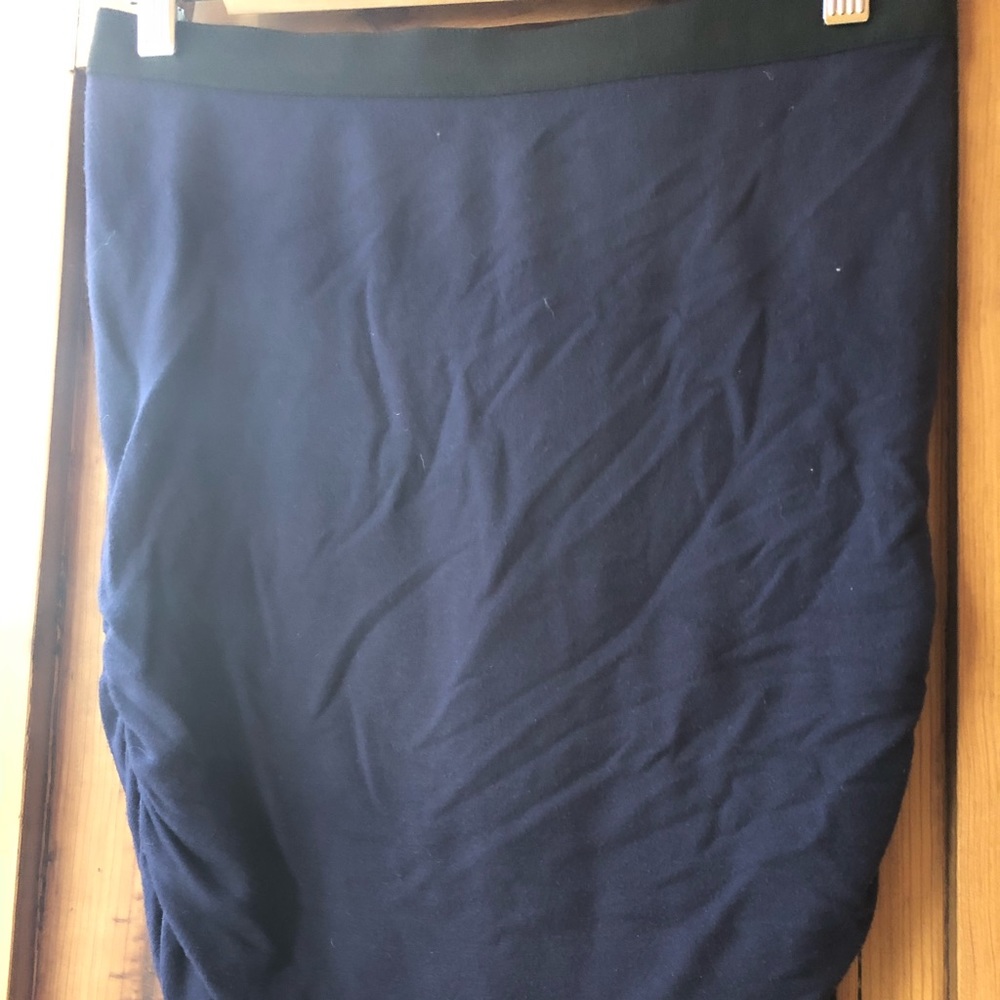 NWOT navy theory ruched skirt size small